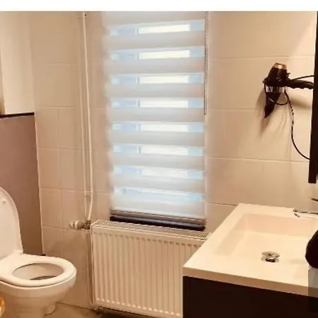 La 4 Personnes شقة باستونيا